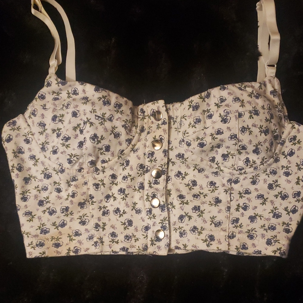 Pacifica Blue Floral snap Buttoned Crop Top. Vintage clothing